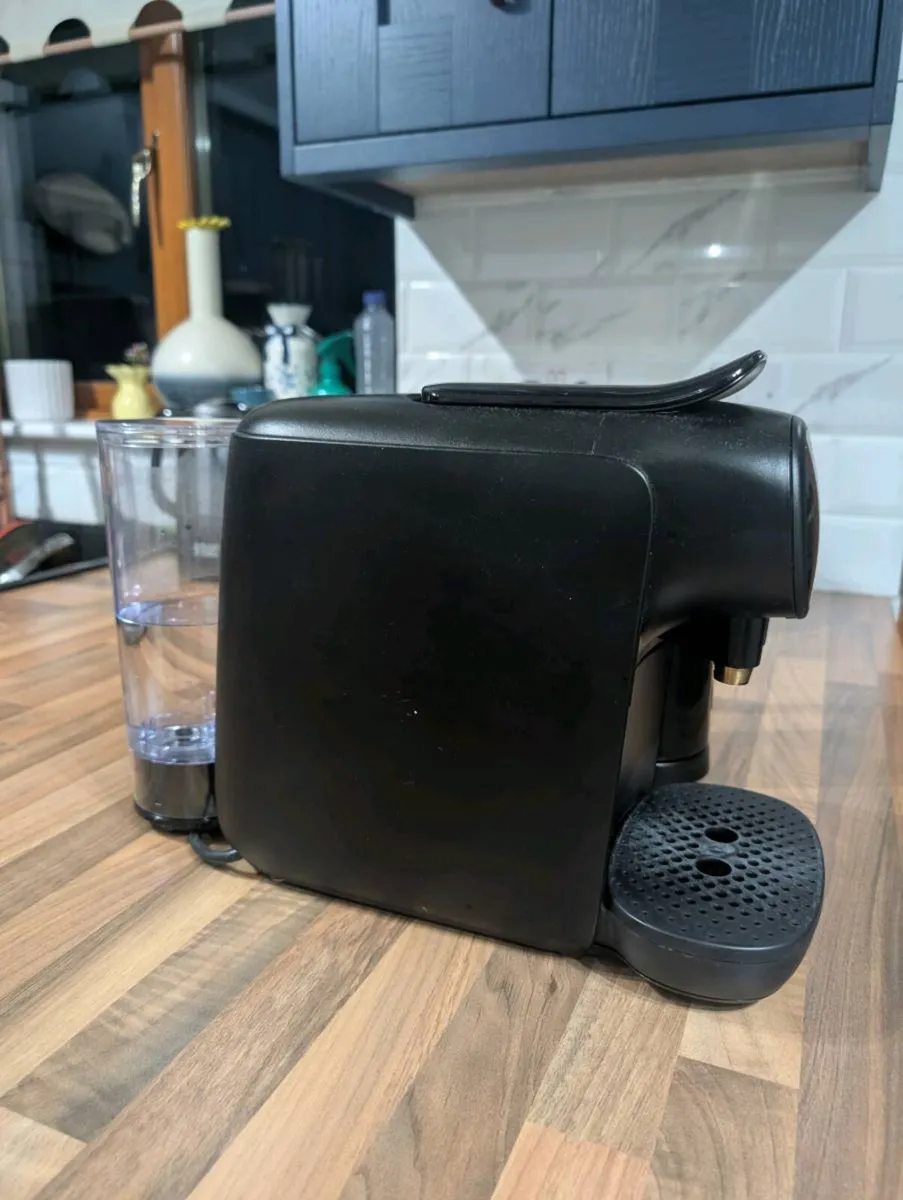 L'Or Barista Coffee Pod Machine & Milk Frother - Image 4