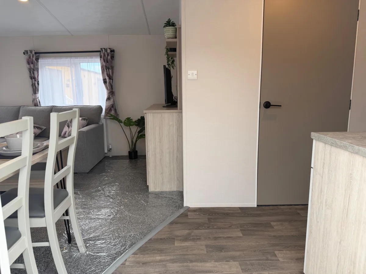 NEW SAFFRON DELUXE 38FTx13FT 2 BED W/CHAIR ACCESS - Image 4