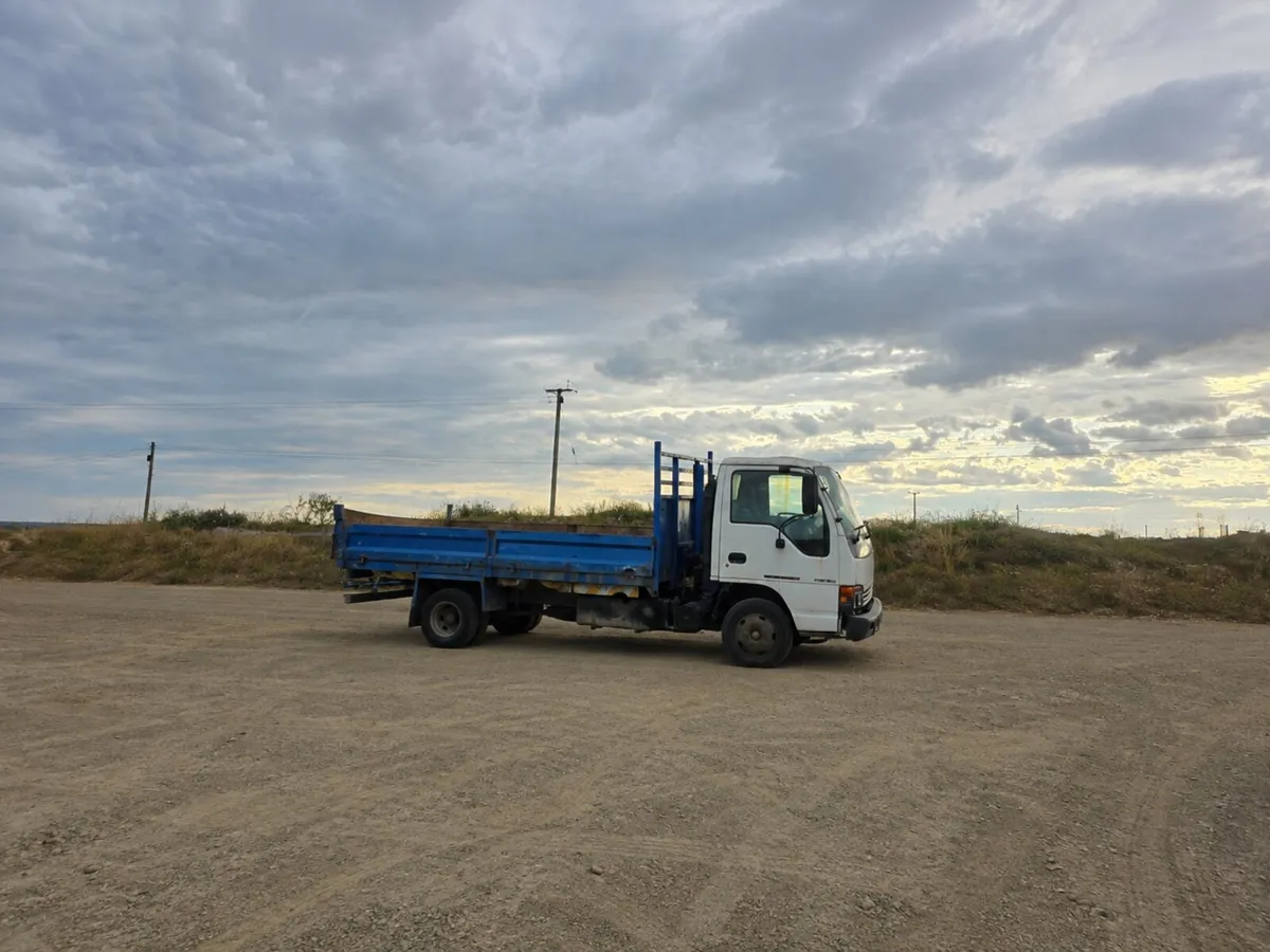 Isuzu npr Tipper 3ltr - Image 1