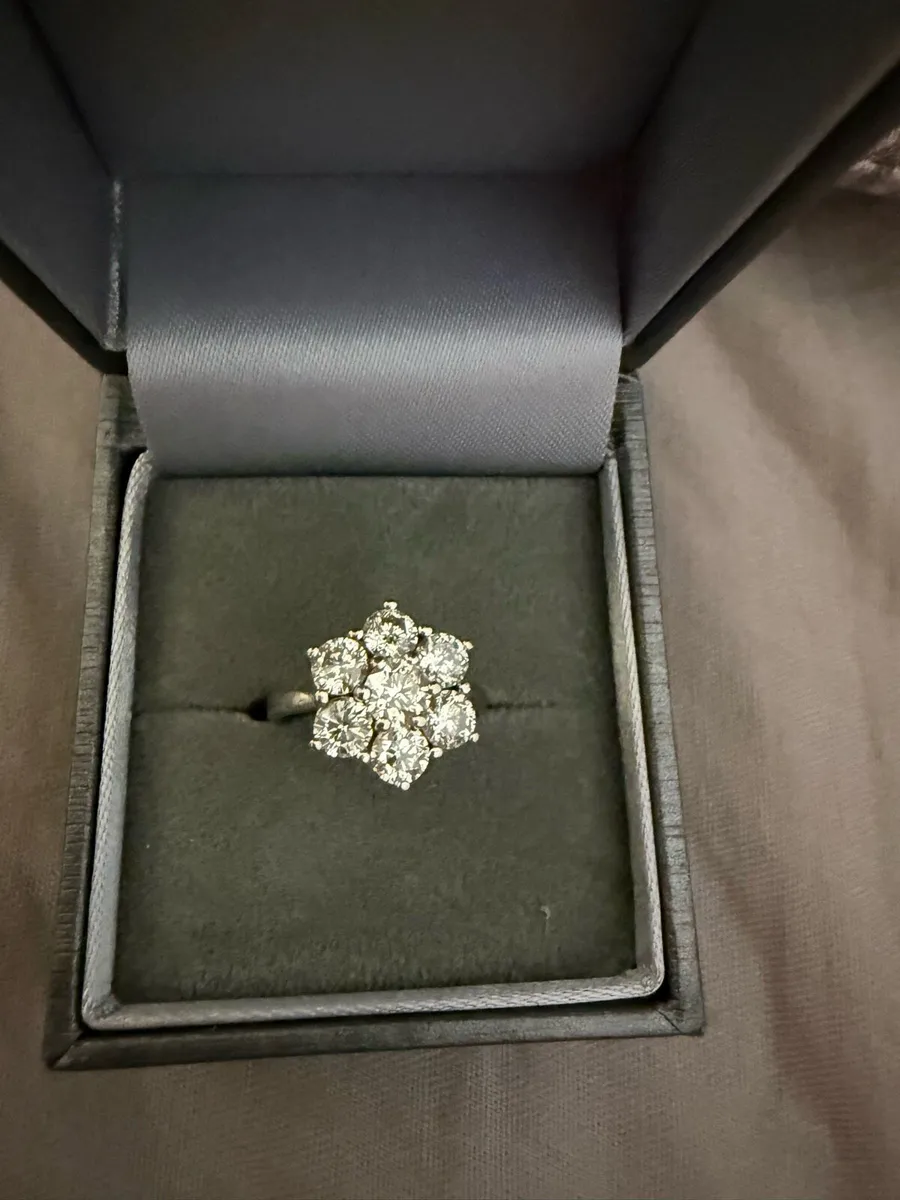 Engagement ring - Image 2