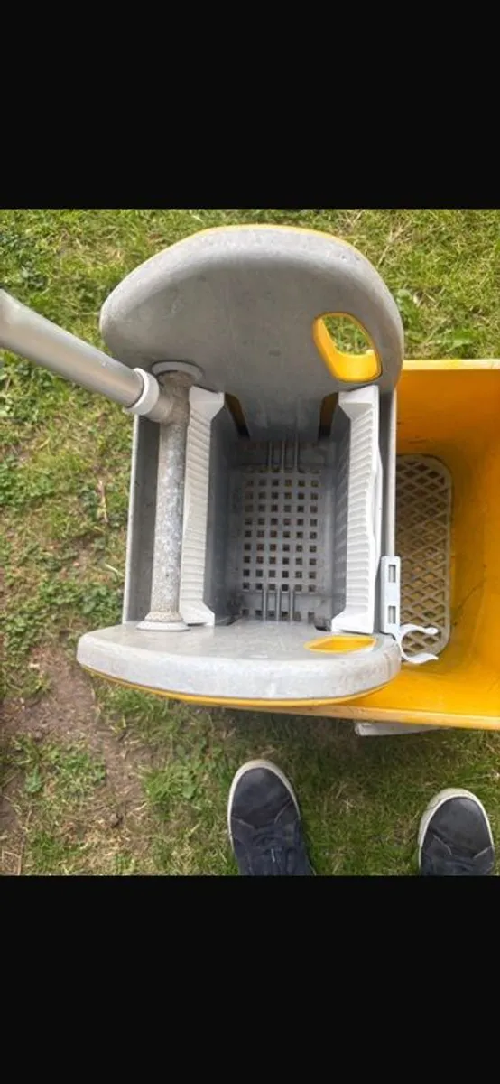 DOSCO professional mop bucket with wringer - Image 2
