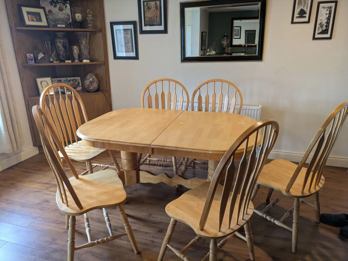 Kitchen Table and Chairs - Image 4