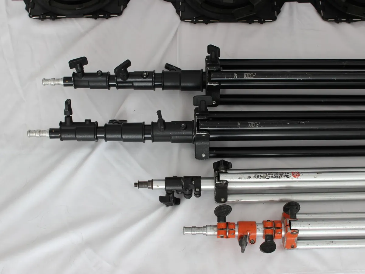 4 x ARRI 1000watt Tugsten Lights & 4 Stands - Image 3