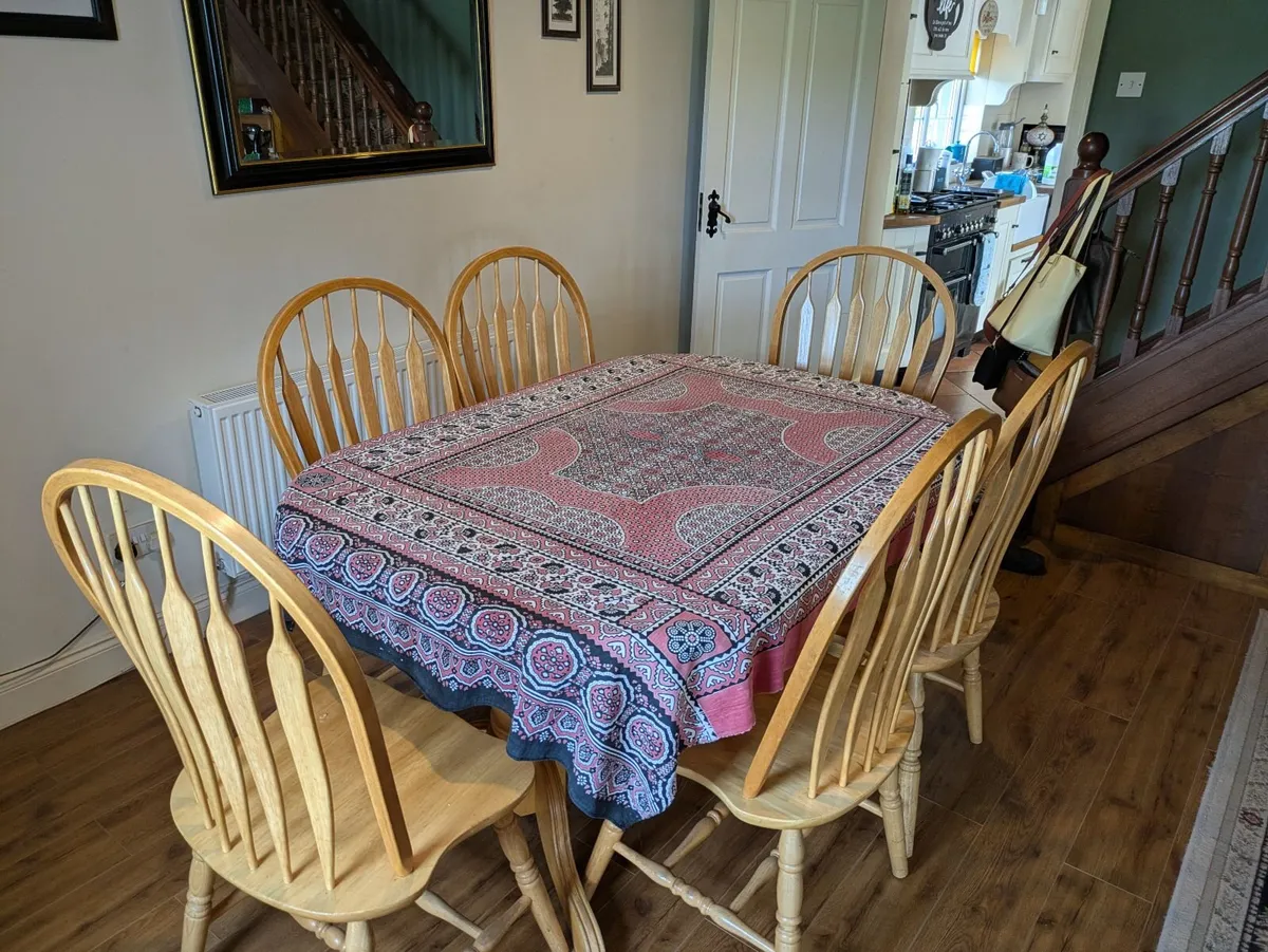 Kitchen Table and Chairs - Image 1