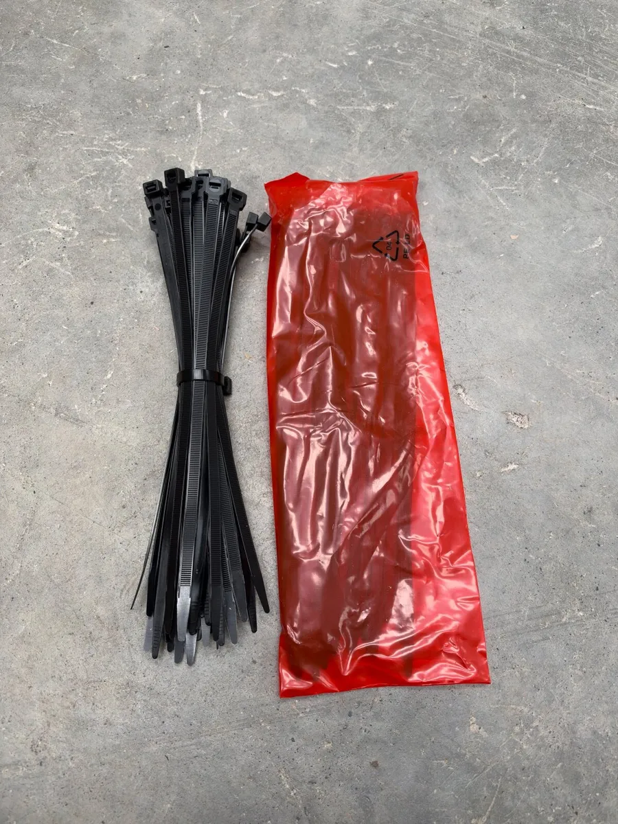 Heavy Duty Black Cable Ties 300mm 50pk - Image 1