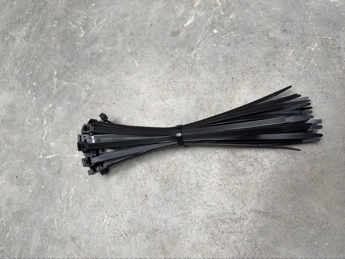 Heavy Duty Black Cable Ties 300mm 50pk - Image 2