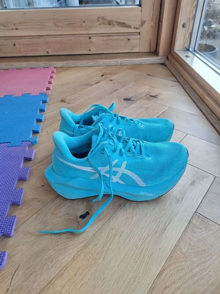 ASICS NovaBlast 6 Womens Running Shoes - Image 4