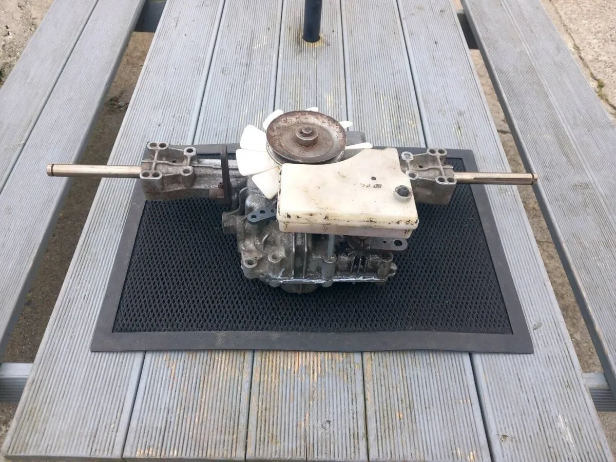 John deere LR135 hydrostatic transmission for sale - Image 3