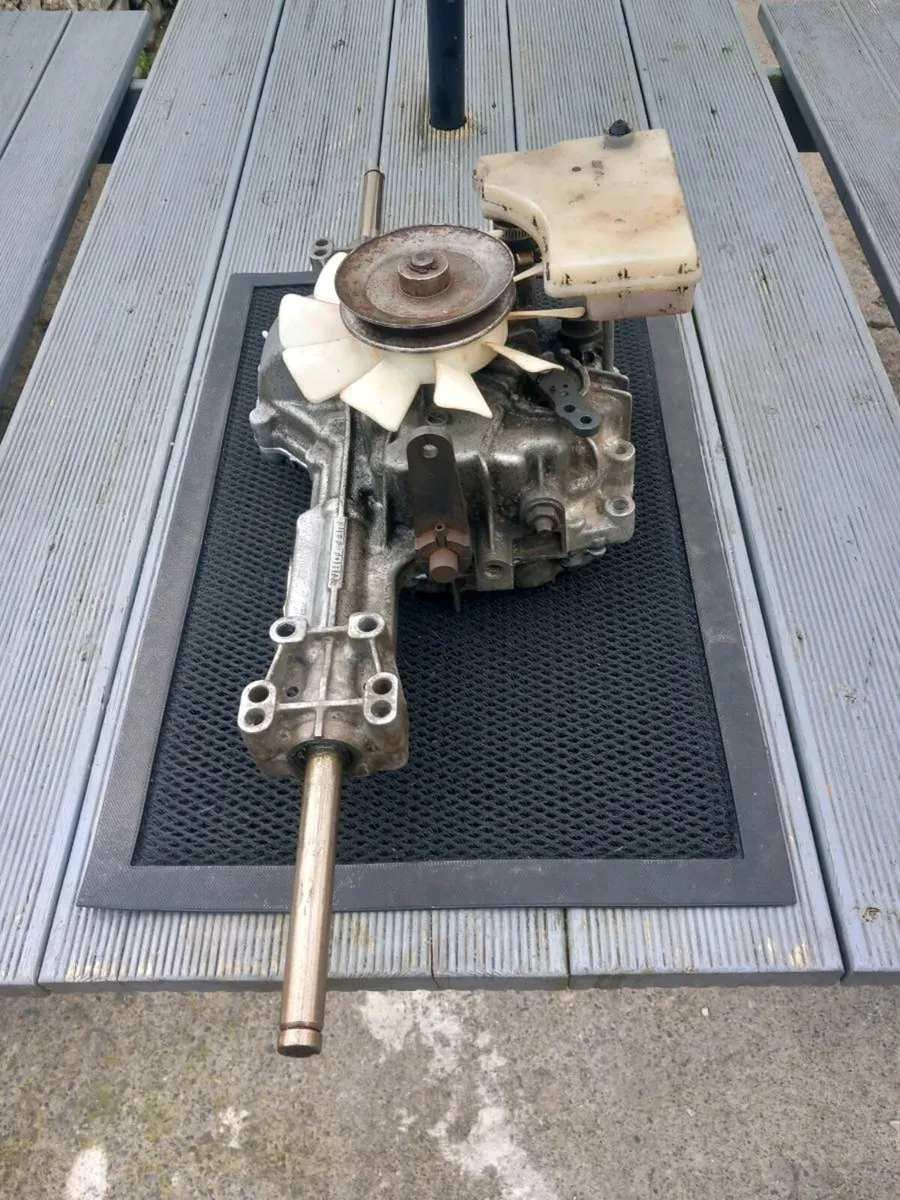 John deere LR135 hydrostatic transmission for sale - Image 2