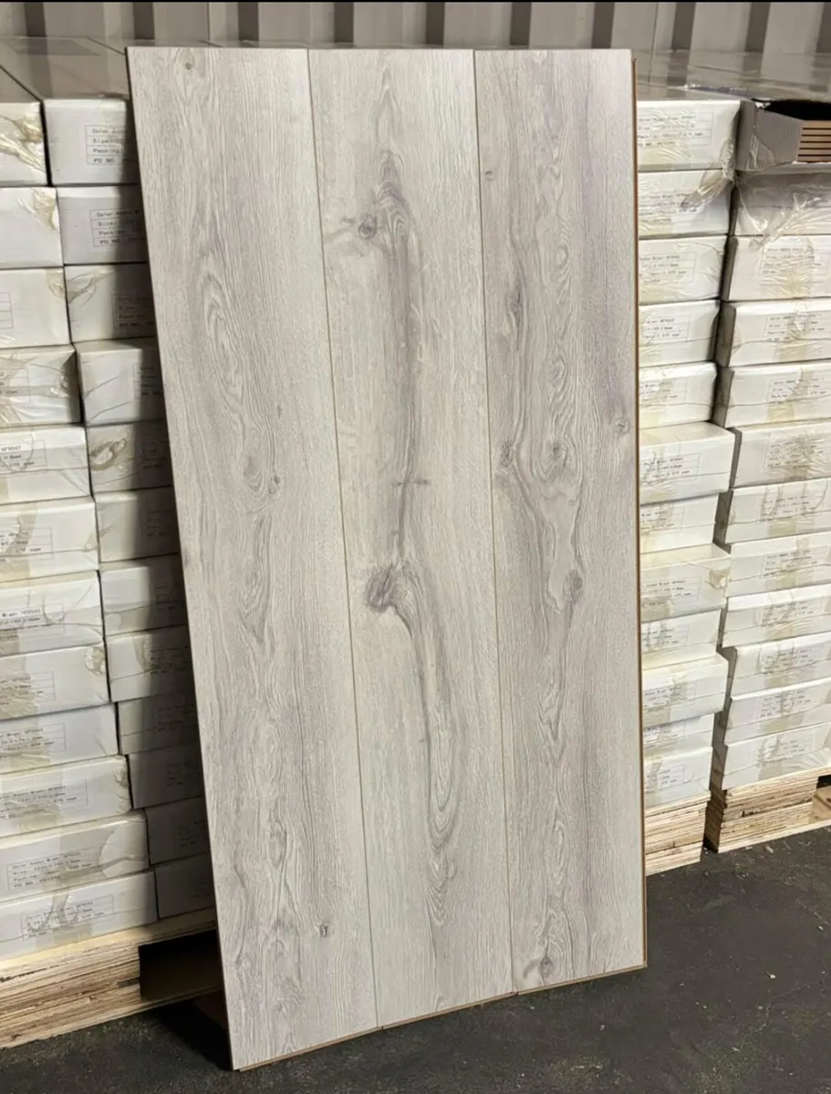 Brand new laminated flooring in stock - Image 1