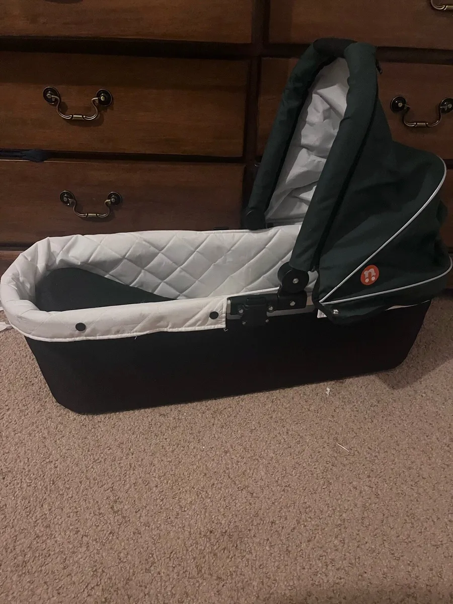 Carrycot for Outnabout double - Image 1