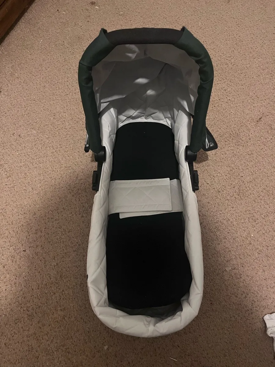 Carrycot for Outnabout double - Image 2
