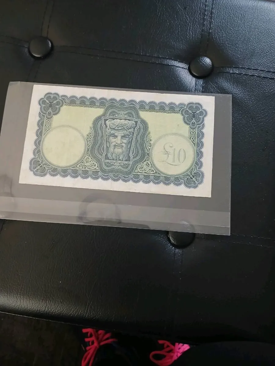 Old irish ten pound note 9/3/70 - Image 1
