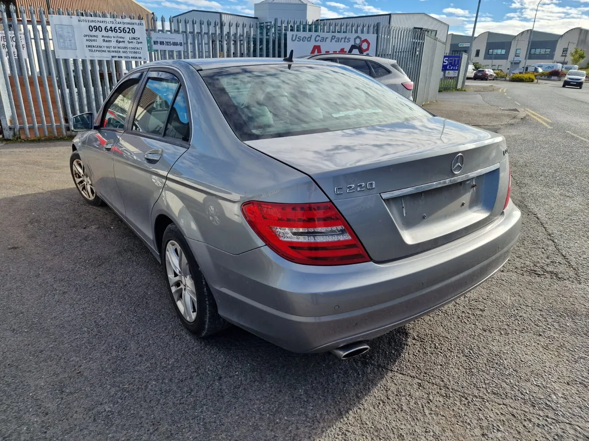 14 MERCEDES C-CLASS 2.2 D FOR BREAKING - Image 3