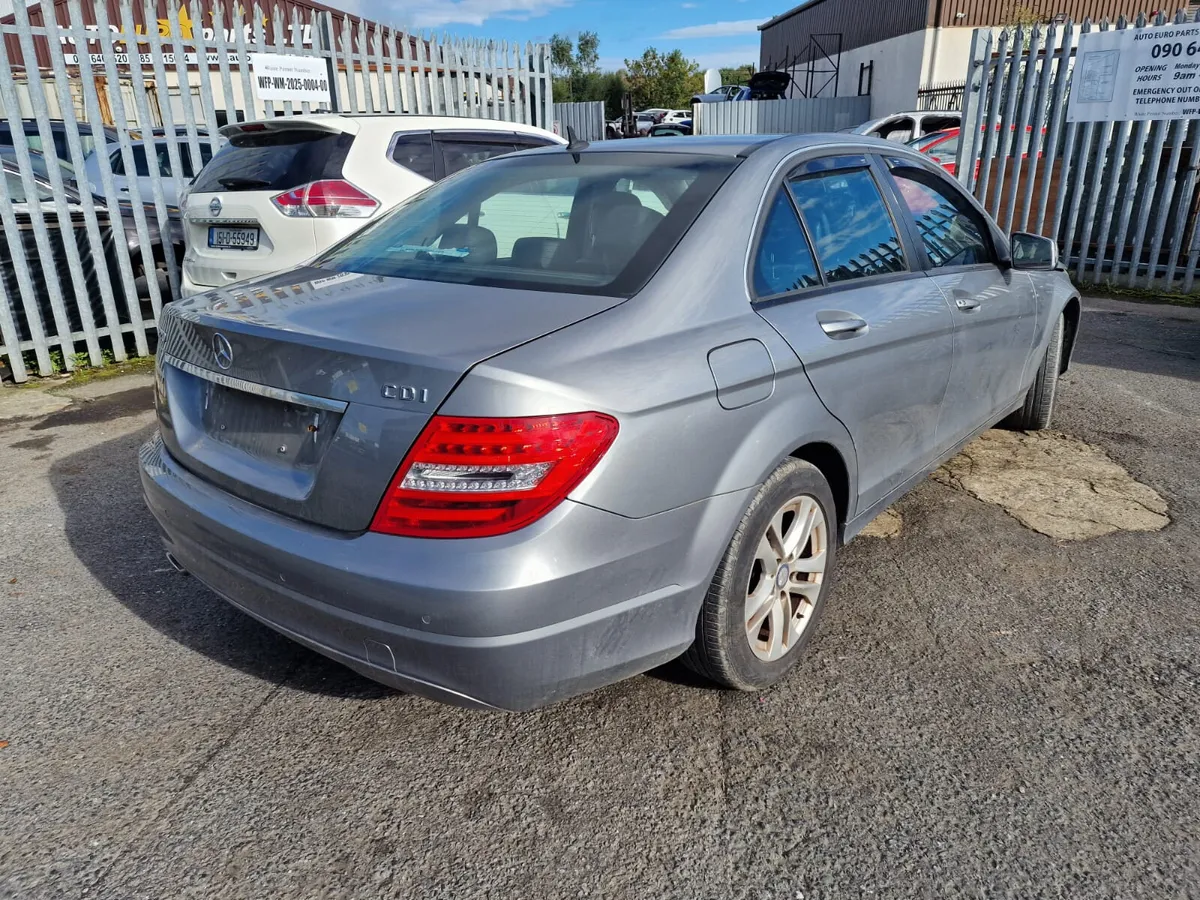 14 MERCEDES C-CLASS 2.2 D FOR BREAKING - Image 4
