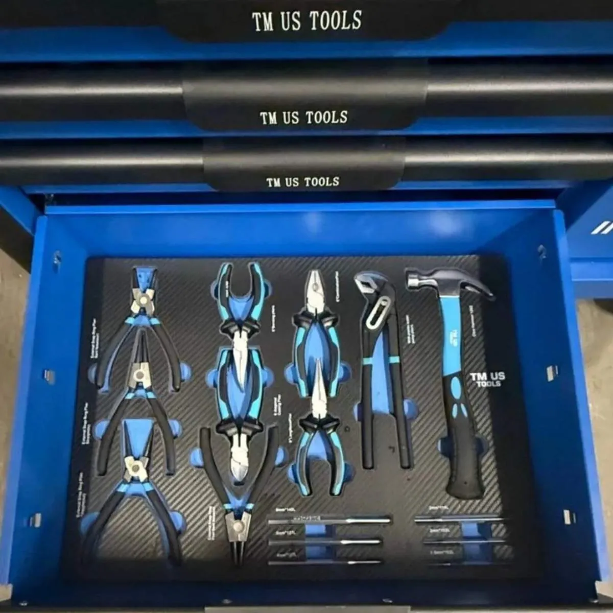 Rolling Tool Chest with 251 Piece Tool Kit 42" - Image 4