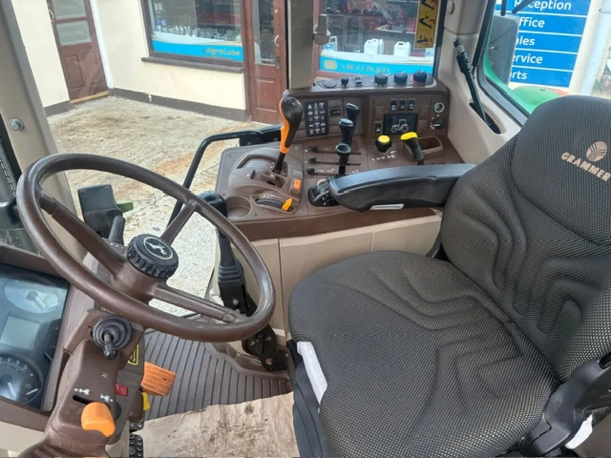 John Deere 6320 2DR SE 2004 - Image 4