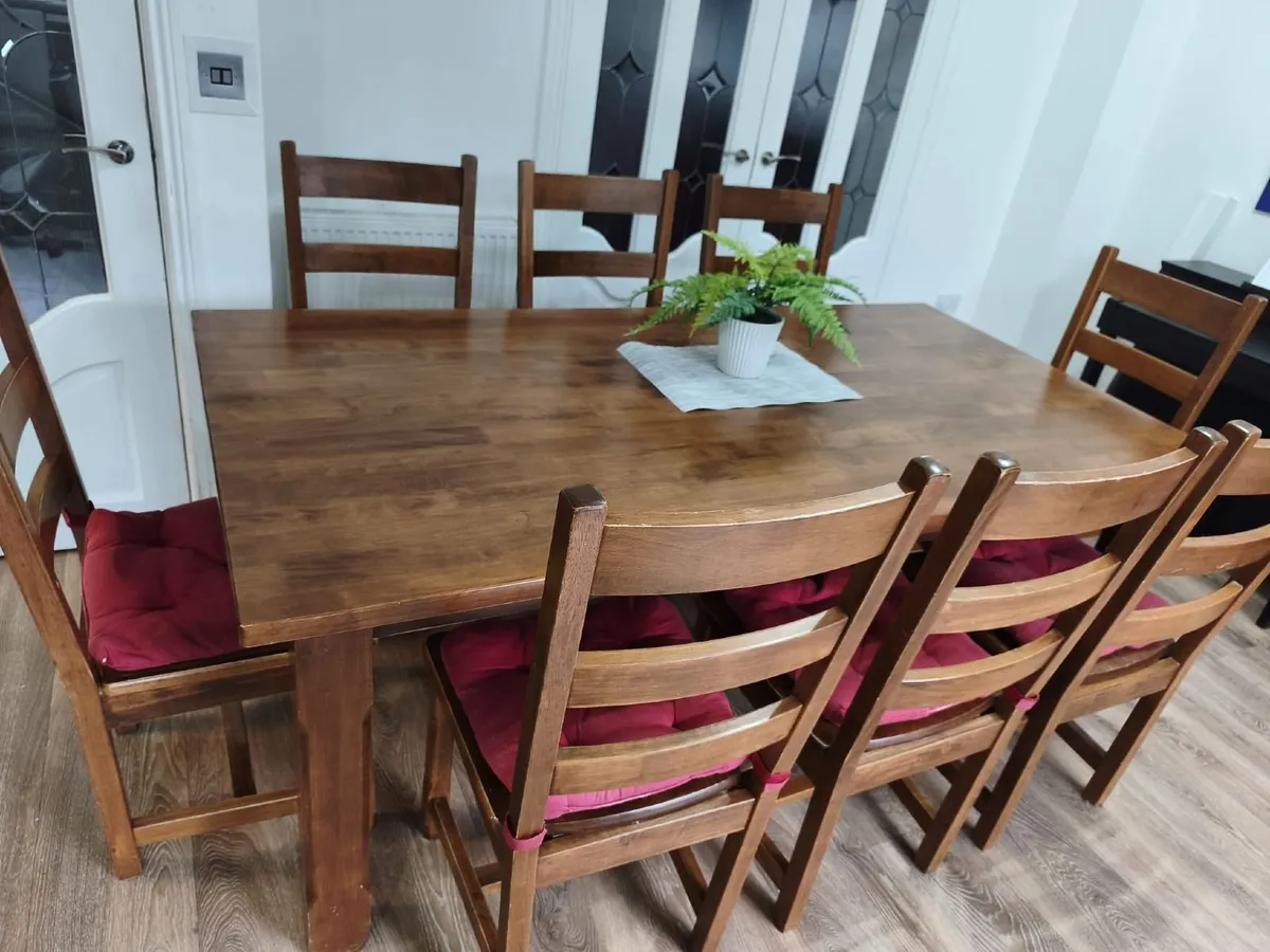 Solid wood table and 8 matching chairs - Image 2