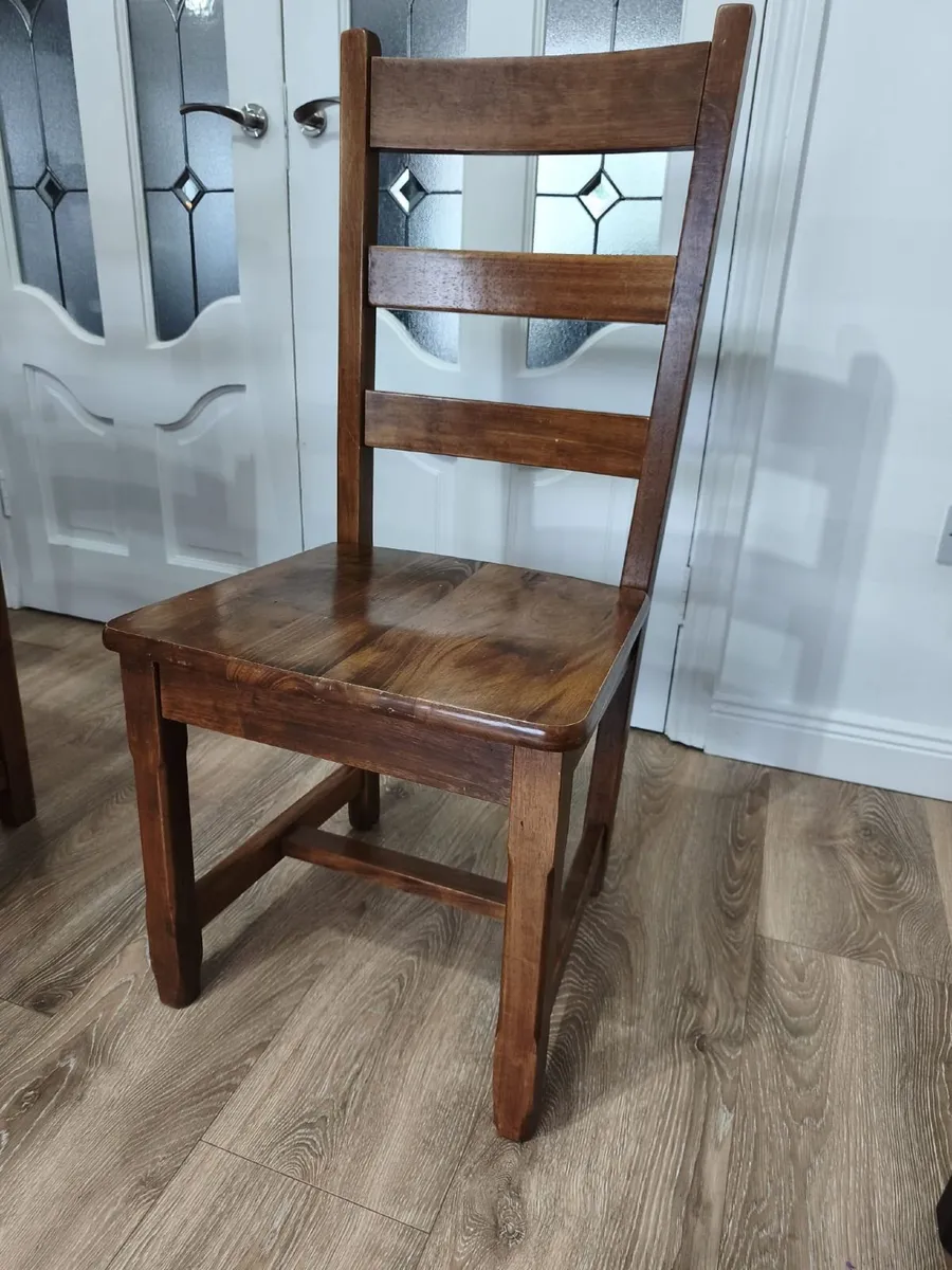 Solid wood table and 8 matching chairs - Image 3