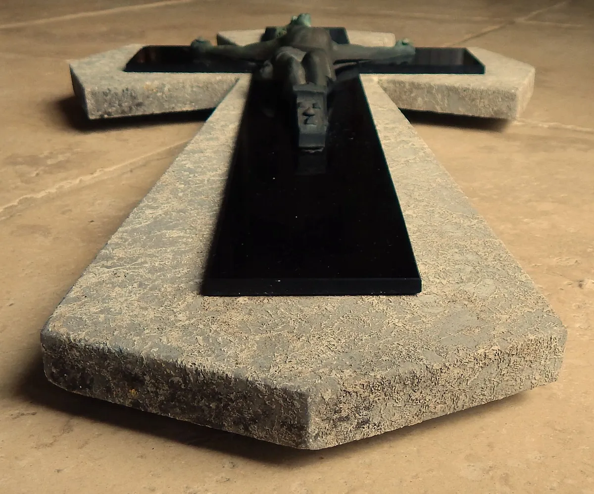 Large Wall Hanging Crucifix in Stone &  Marble - Image 3