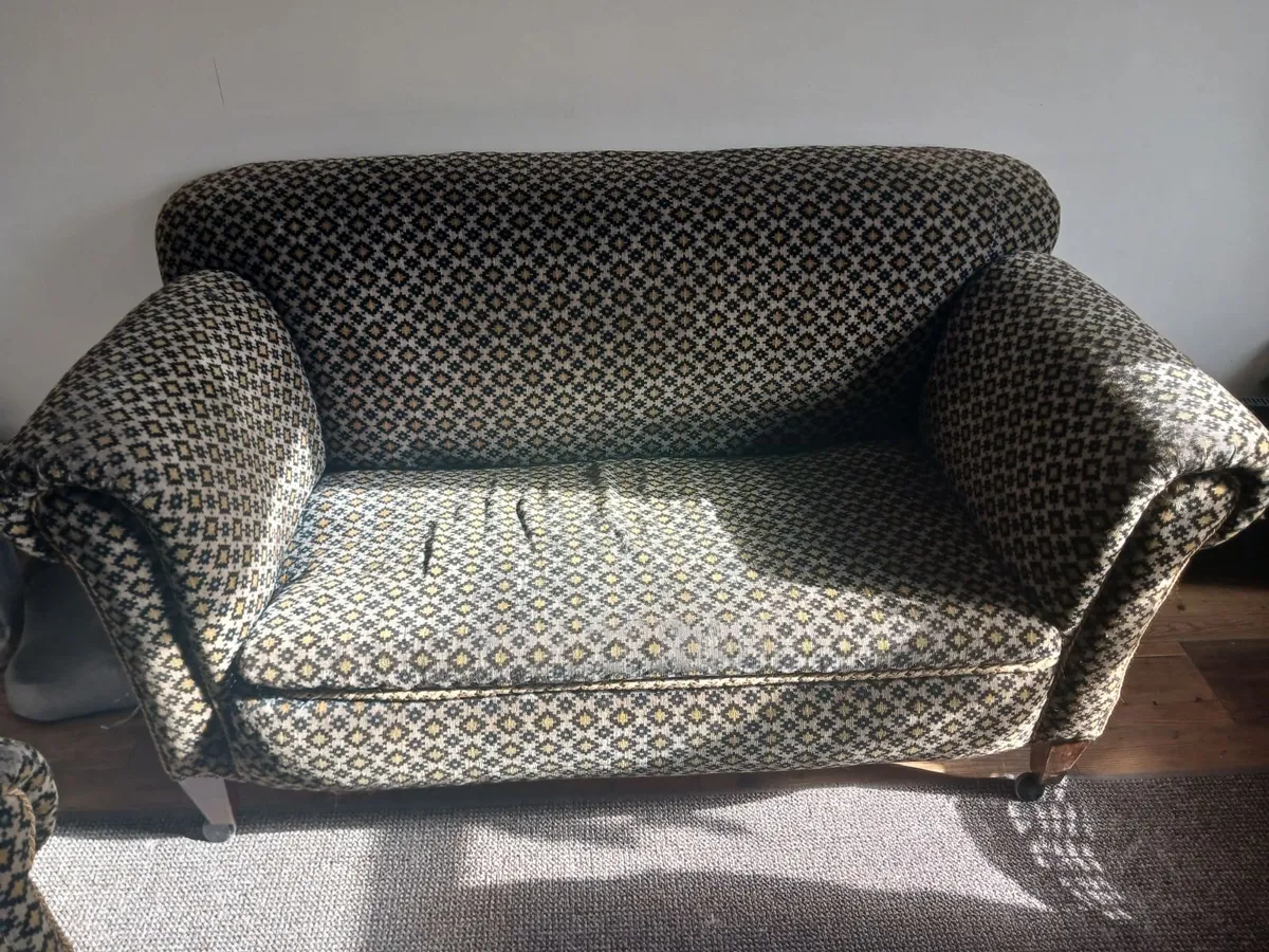 FREE  vintage couch and 2 armchairs