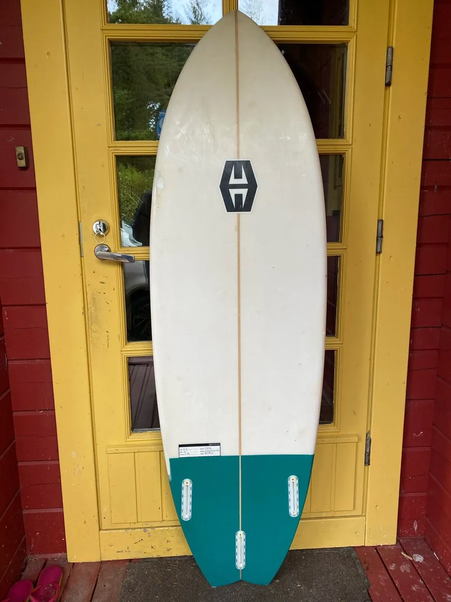 6’2 hurricane surfboard - Image 2