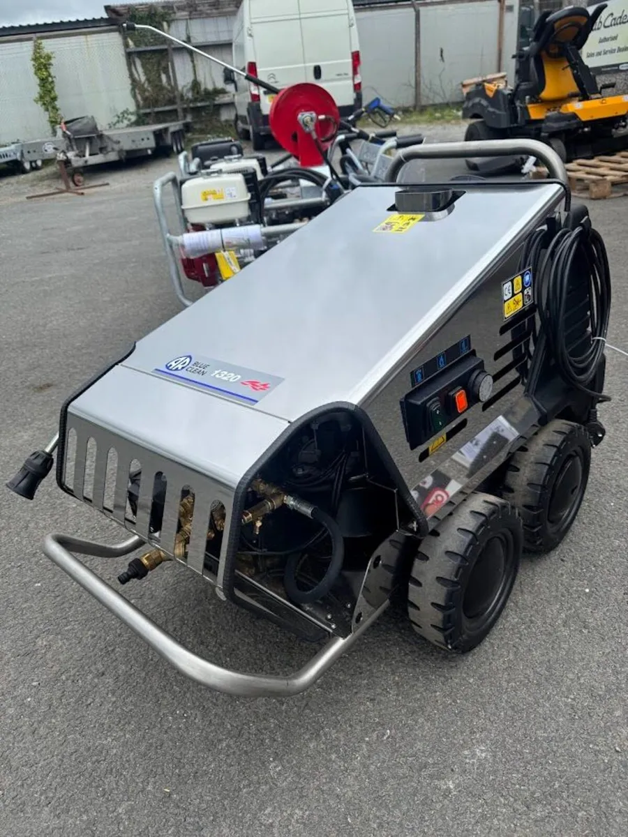 HOT-WASH ELECTRIC PRESSURE WASHER - Image 1