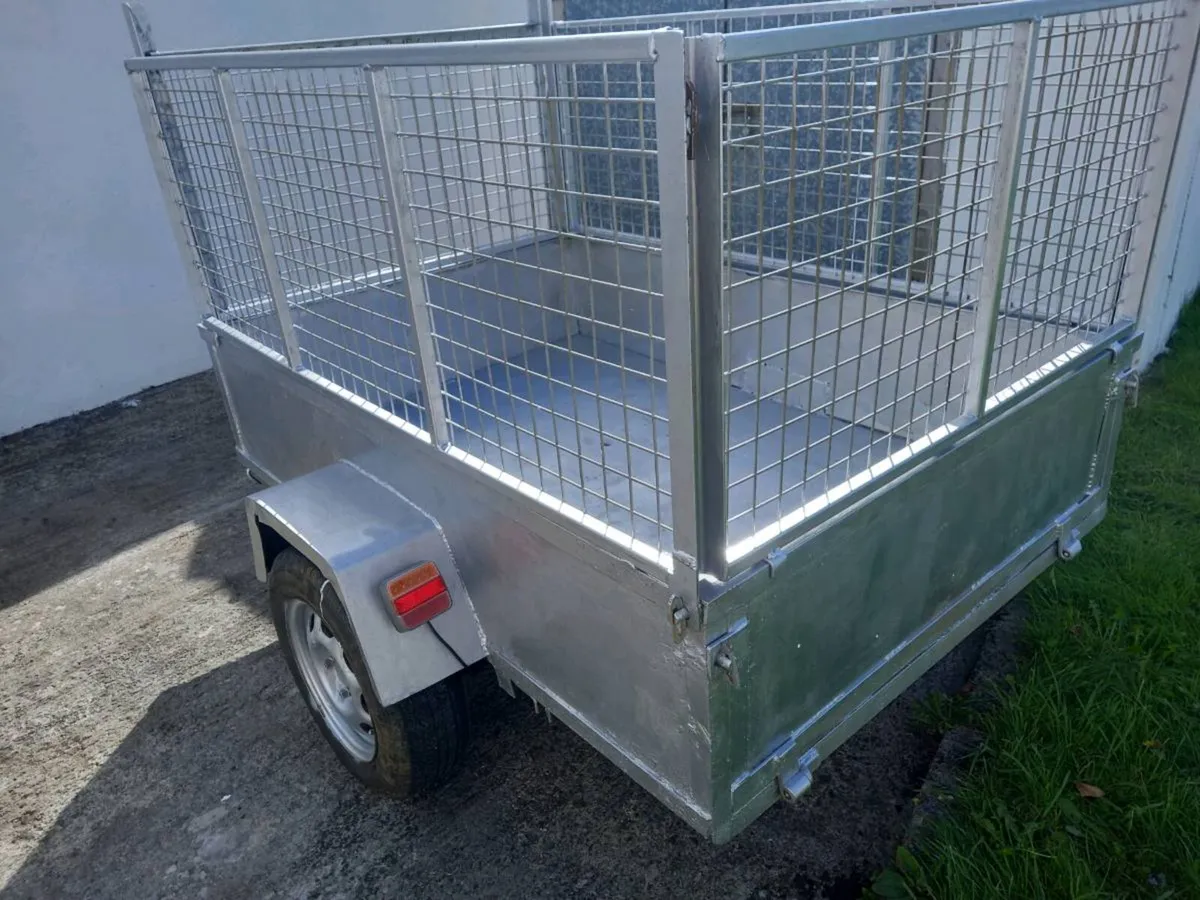Trailer - Image 1