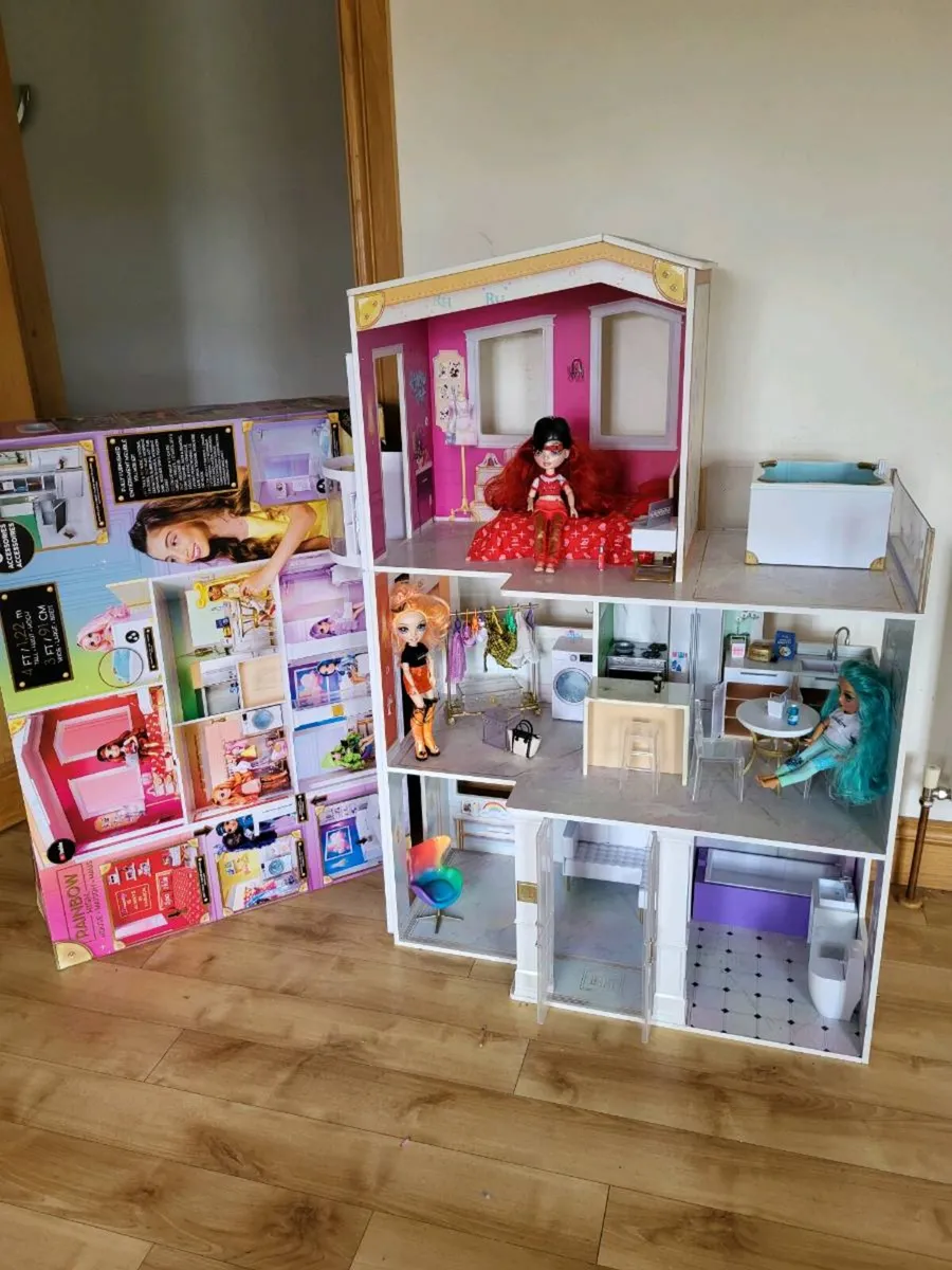 Rainbow high doll house - Image 1
