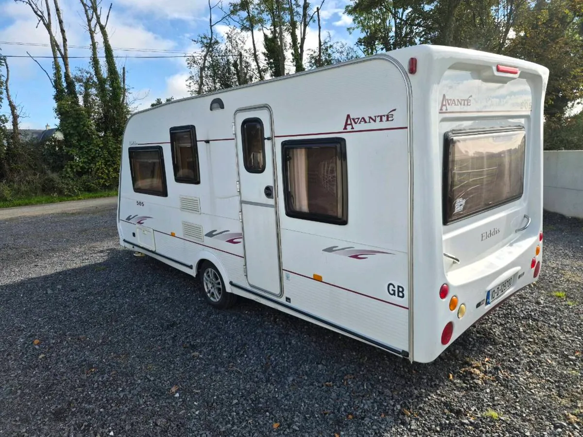 Elddis Avante 505 5 Berth Caravan - Image 4