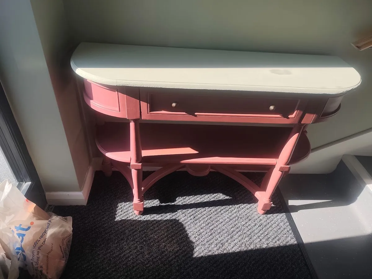 Console table - Image 1
