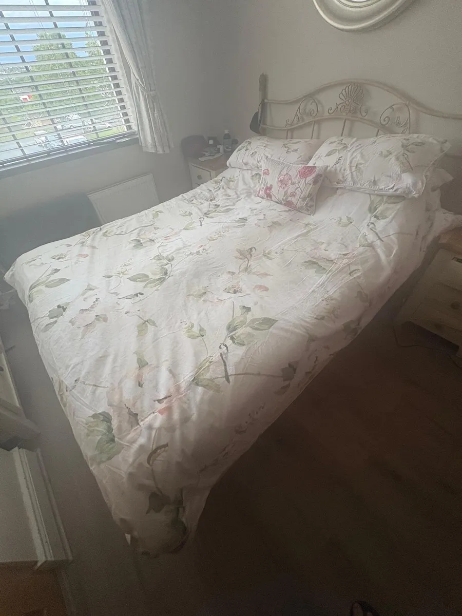 King size bed and mattress - Image 1