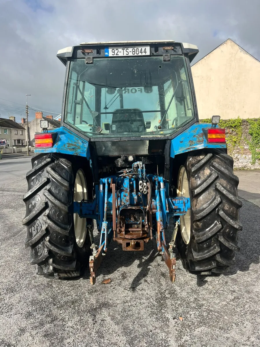 Ford 8240 - Image 3