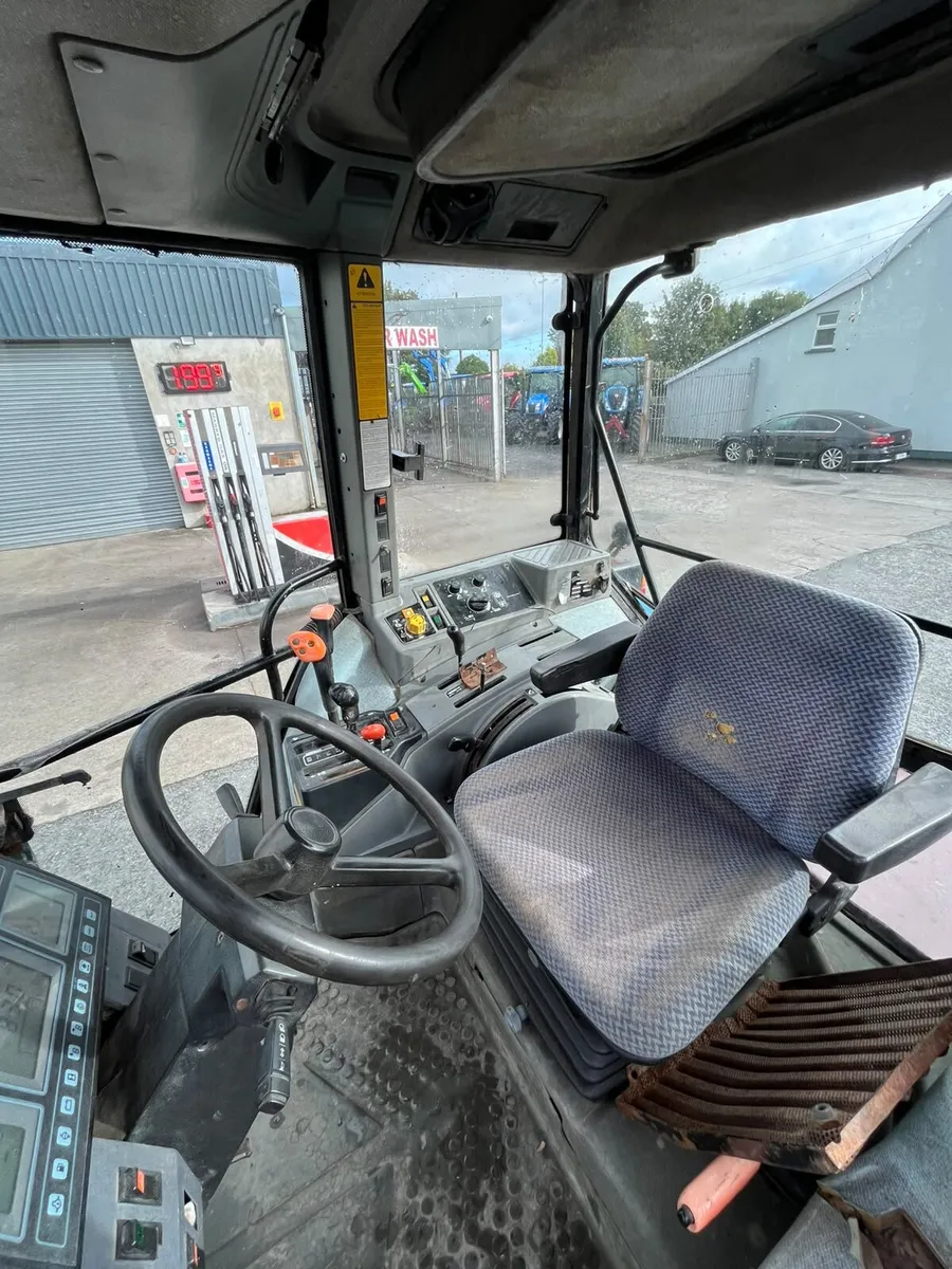 Ford 8240 - Image 4