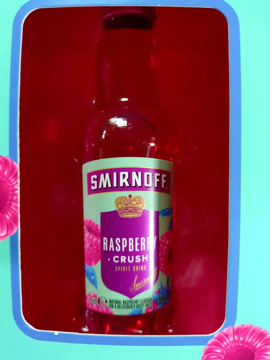 SMIRNOFF RASPBERRY CRUSH & CANDLE (NEW). - Image 4