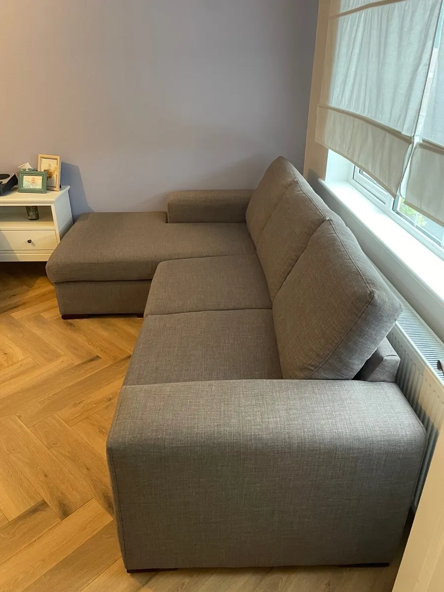 Cornor Sofa - Image 4