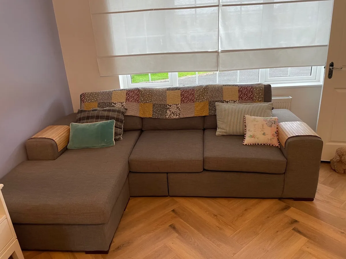 Cornor Sofa - Image 1