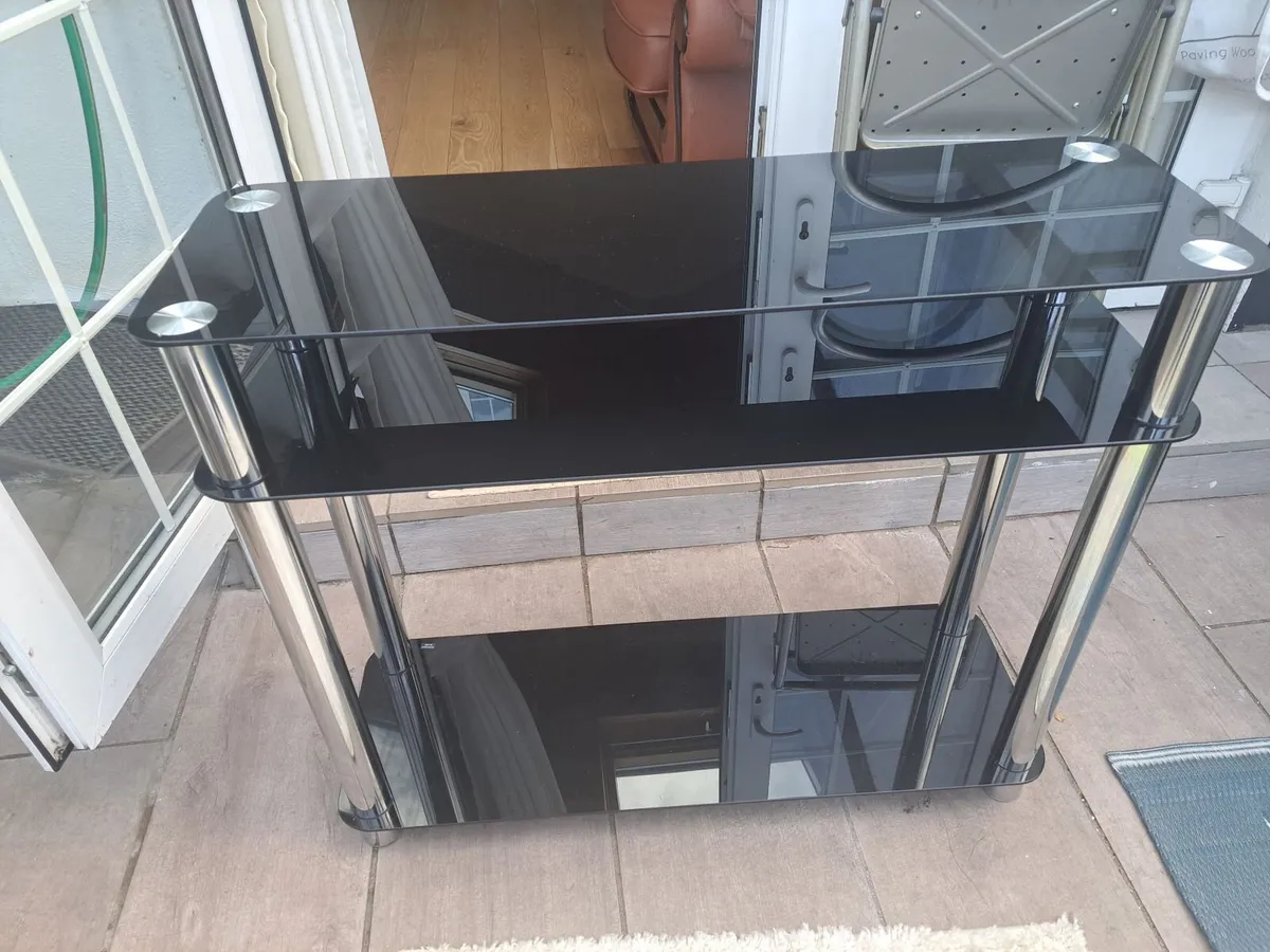 Household furniture - Image 1
