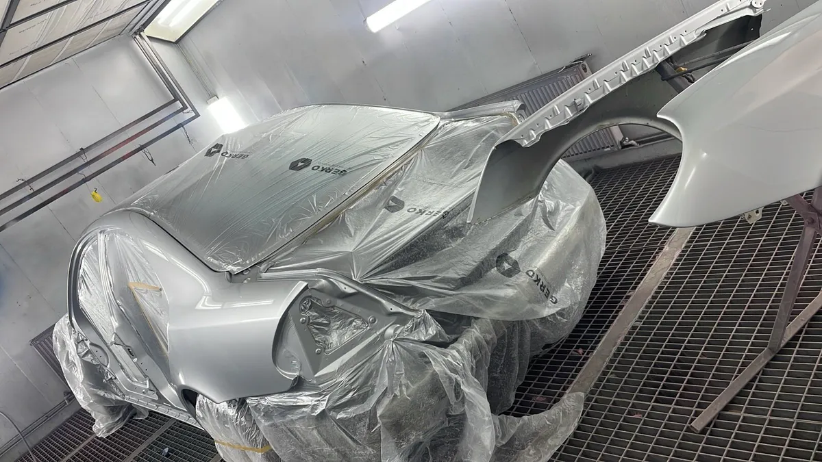 Panel beater Body shop repair - Image 3