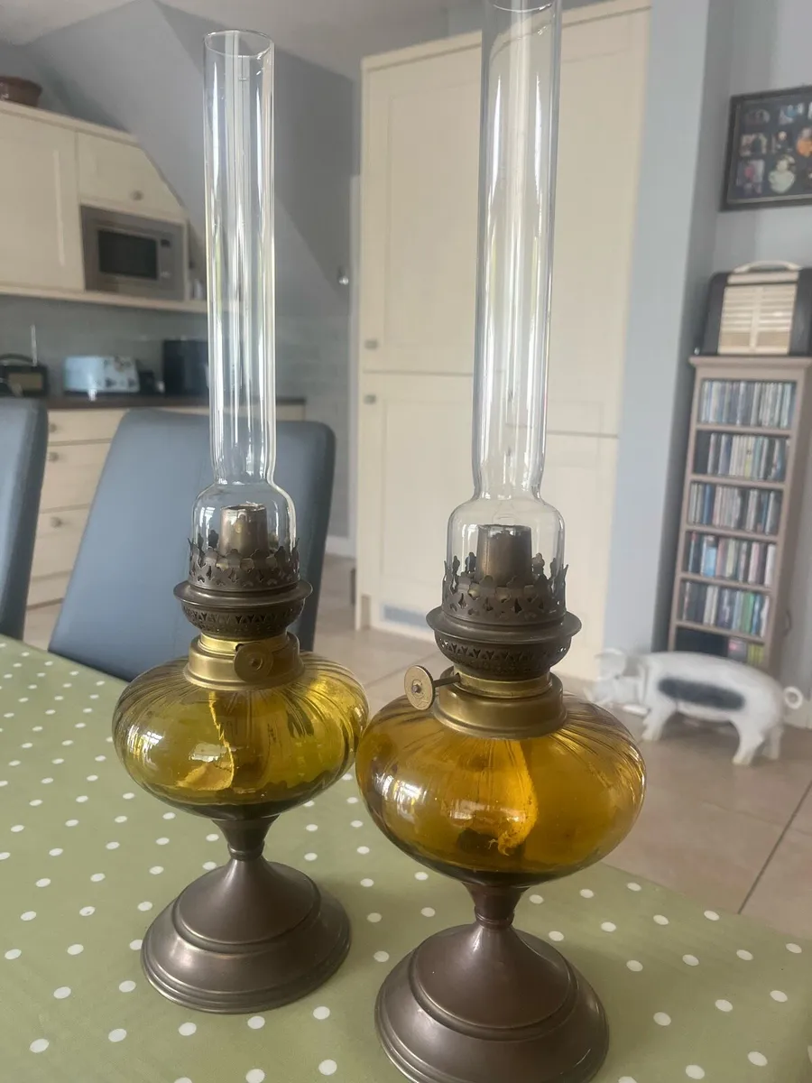 2 Vintage Oil Lamps - Image 1