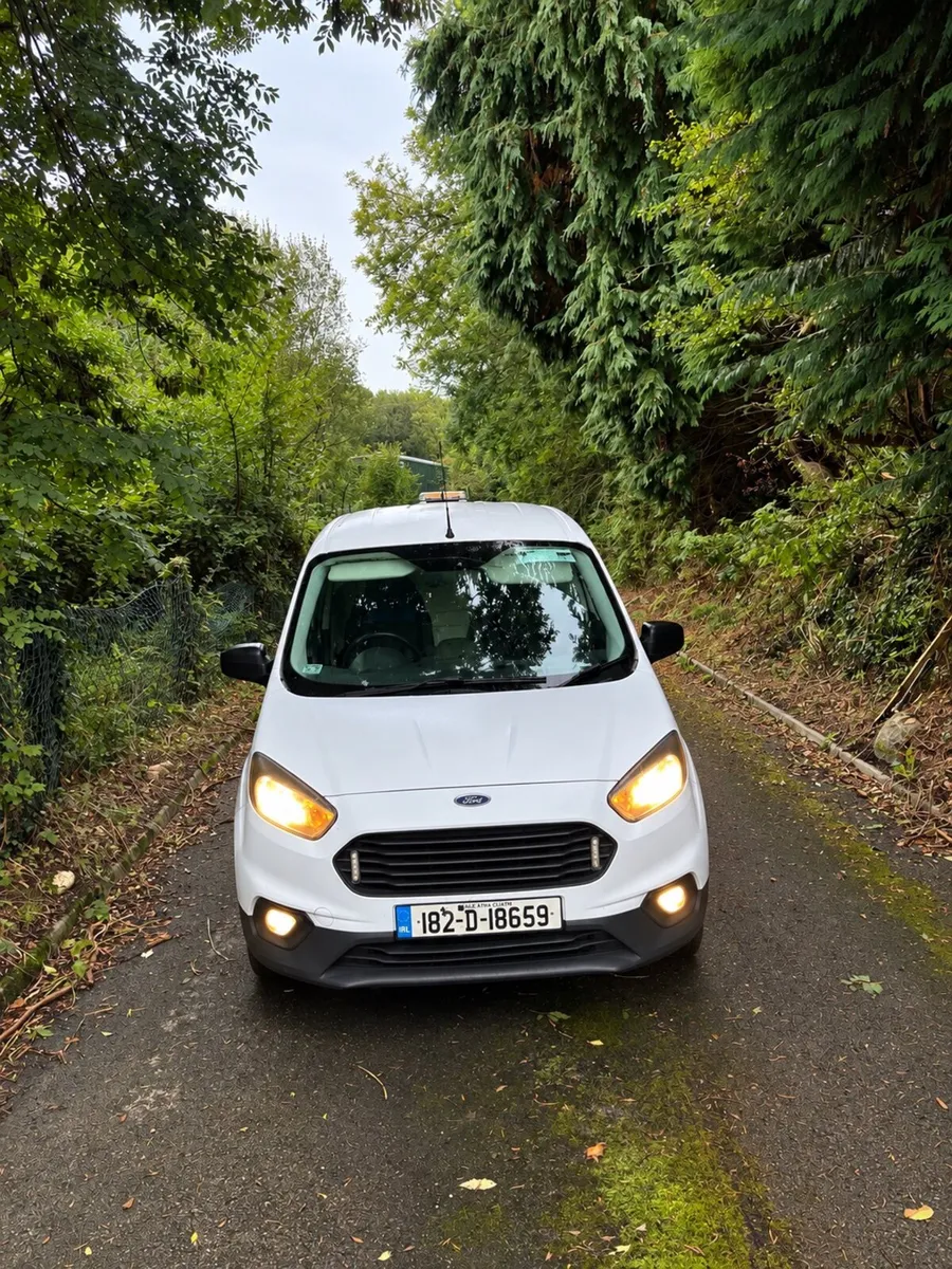 Ford Transit Courier - Image 3