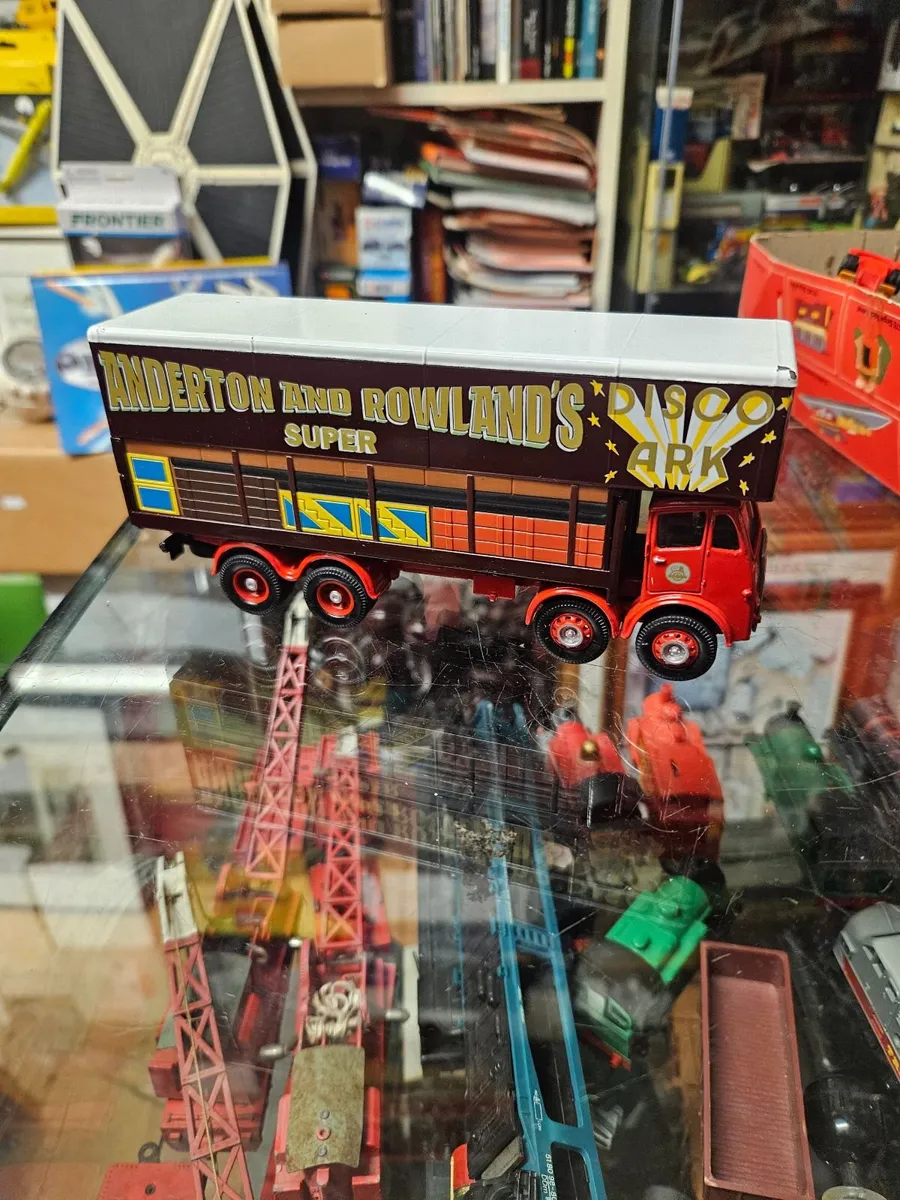 Corgi Circus Code3 Truck 1.50 - Image 2