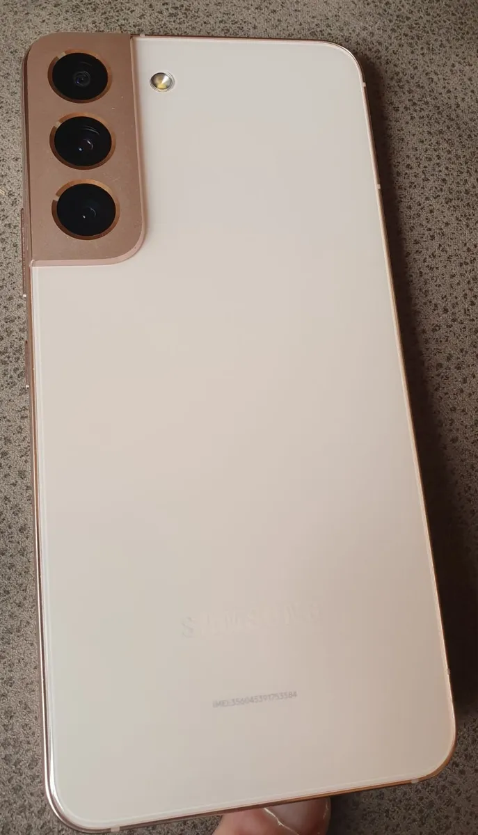 Samsung Galaxy S22 - Image 4