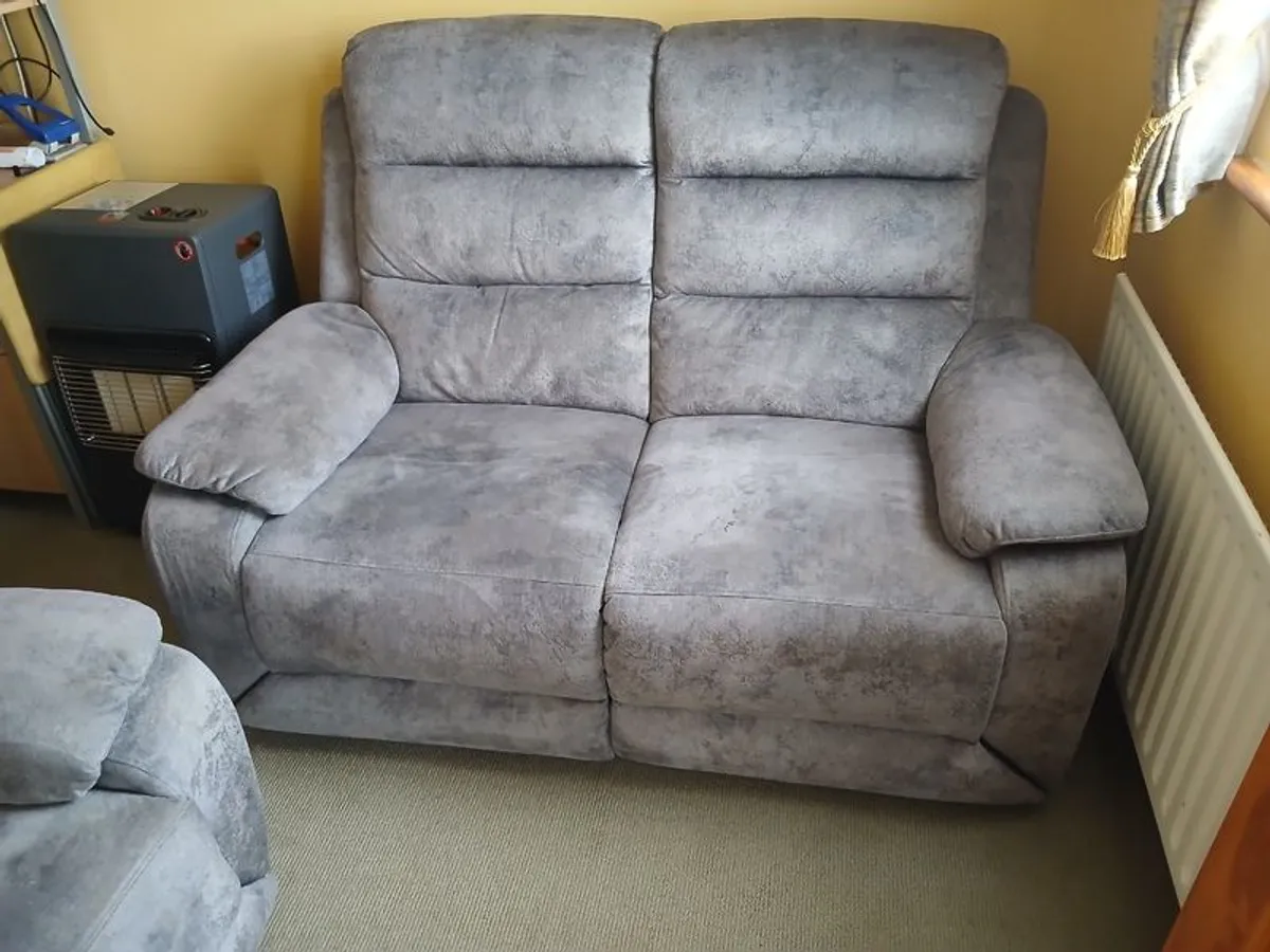 2 Seater Recliner & Chair - Image 1