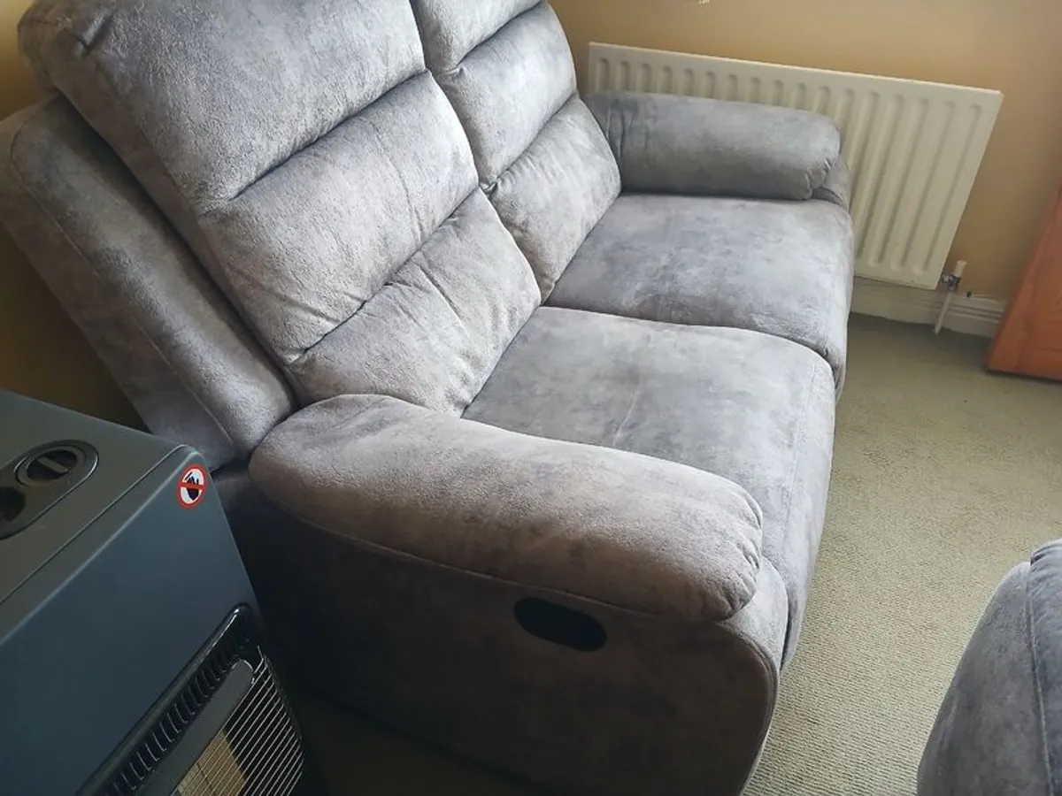 2 Seater Recliner & Chair - Image 2
