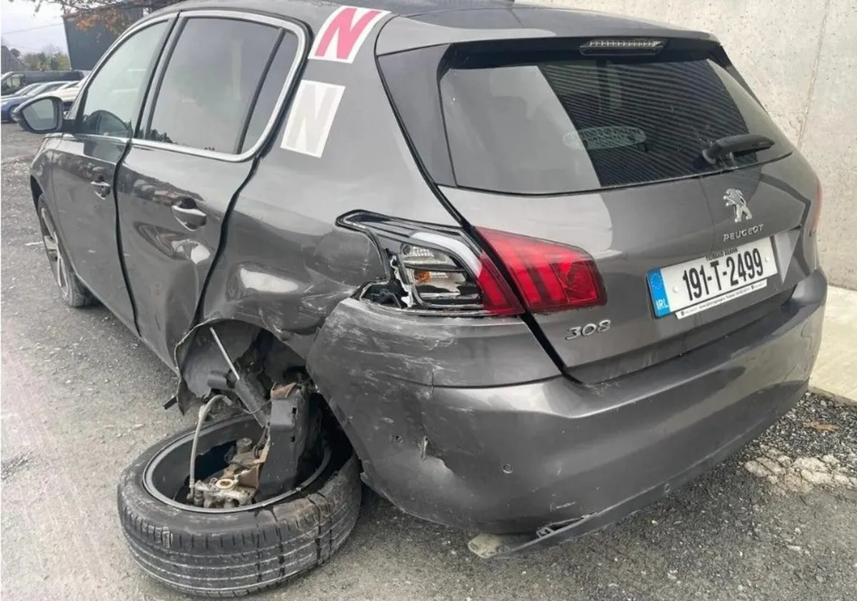 2019 Peugeot 308 Allure 1.2 Petrol CAT C - Image 3