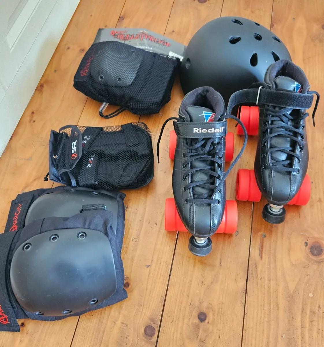Riedell roller skates - Image 1
