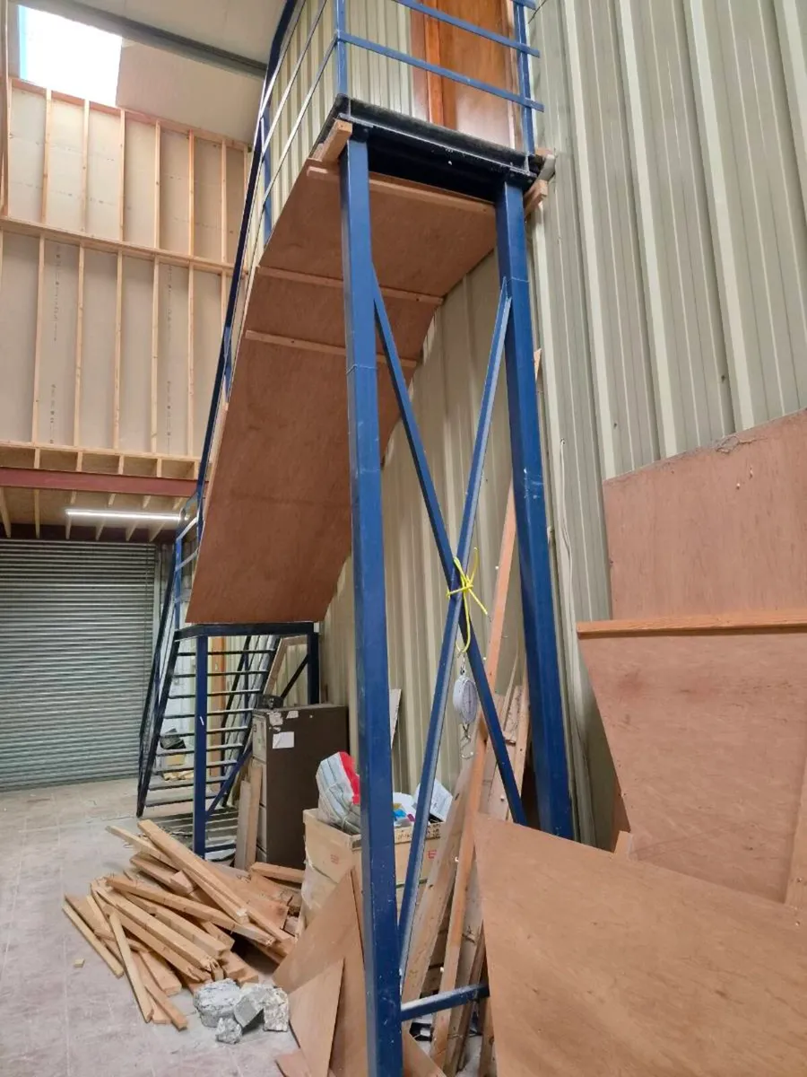 Steel stairs - Image 3