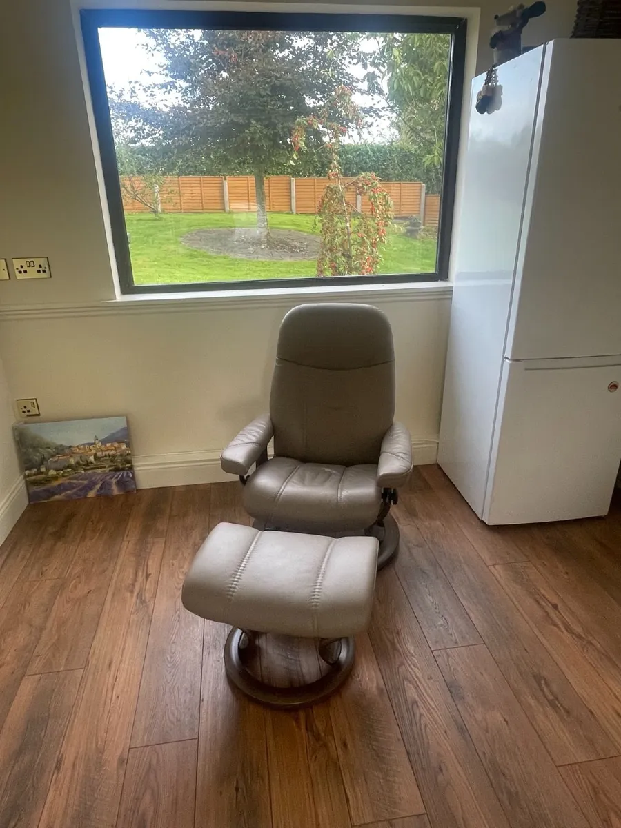 Ekornes Stressless Leather Recliner & Footstool - Image 4