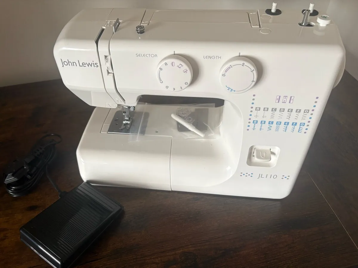 John Lewis JLI10 sewing machine - Image 1